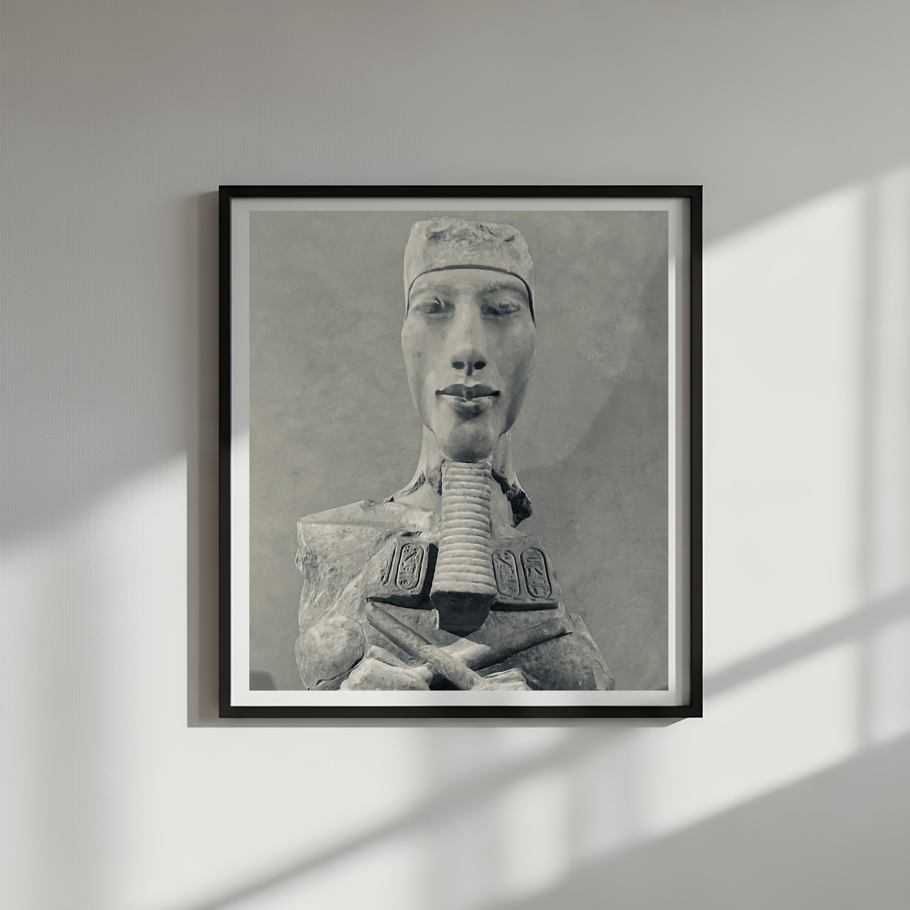 The bust of Pharaoh Akhenaten c.1353 BCE